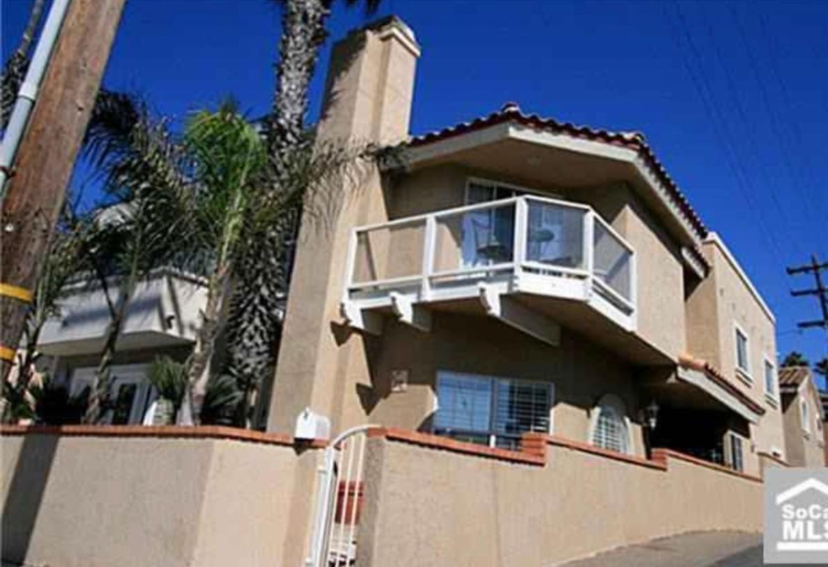 Pacific Breeze Right Next To Huntington Pier! Steps From Beach!! Huntington Beach