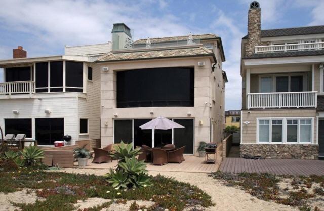 3 Bedroom 2 Bath Beachfront *