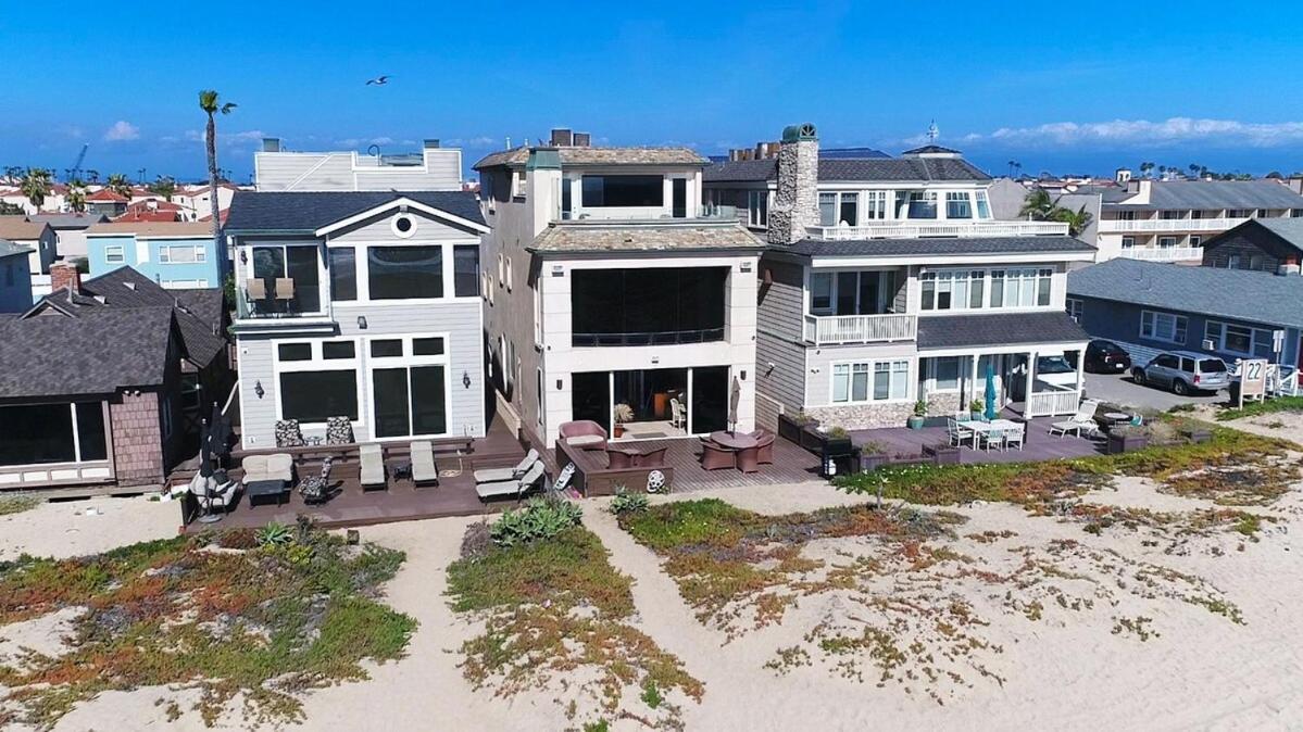 Holiday home 3 Bedroom 2 Bath Beachfront