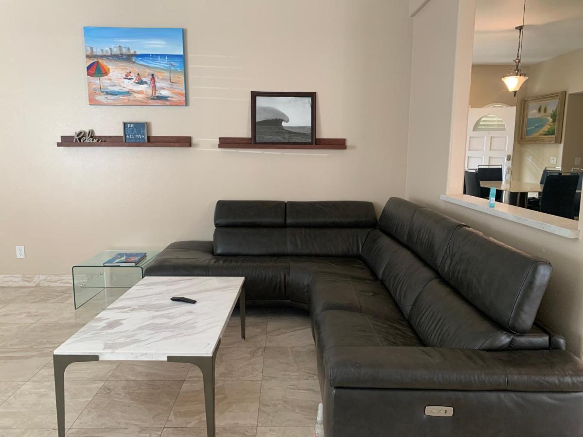 Holiday home Pacific Breeze Right Next To Huntington Pier! Steps From Beach!! *