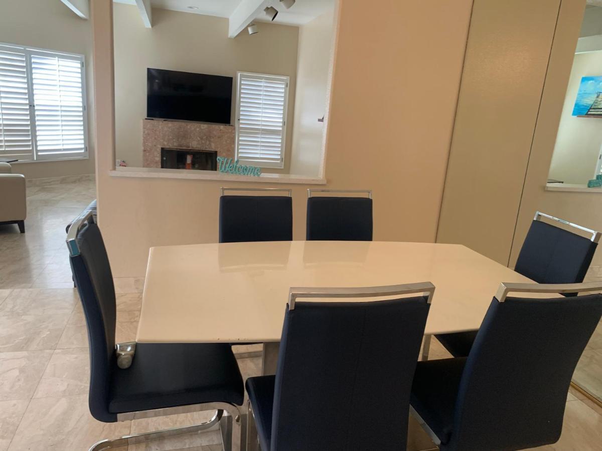 Holiday home Pacific Breeze Right Next To Huntington Pier! Steps From Beach!! Huntington Beach