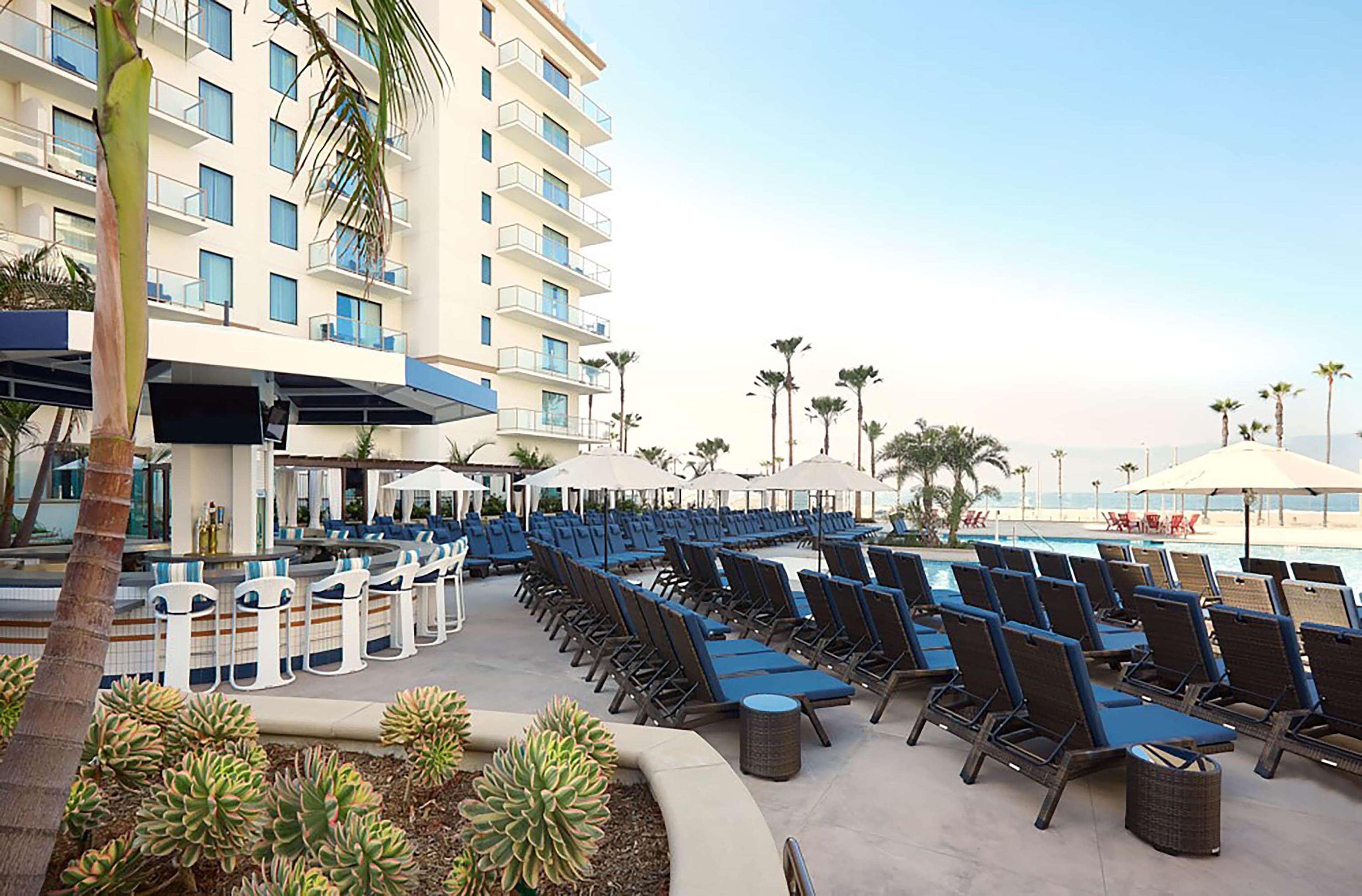 Resort The Waterfront Resort, A Hilton