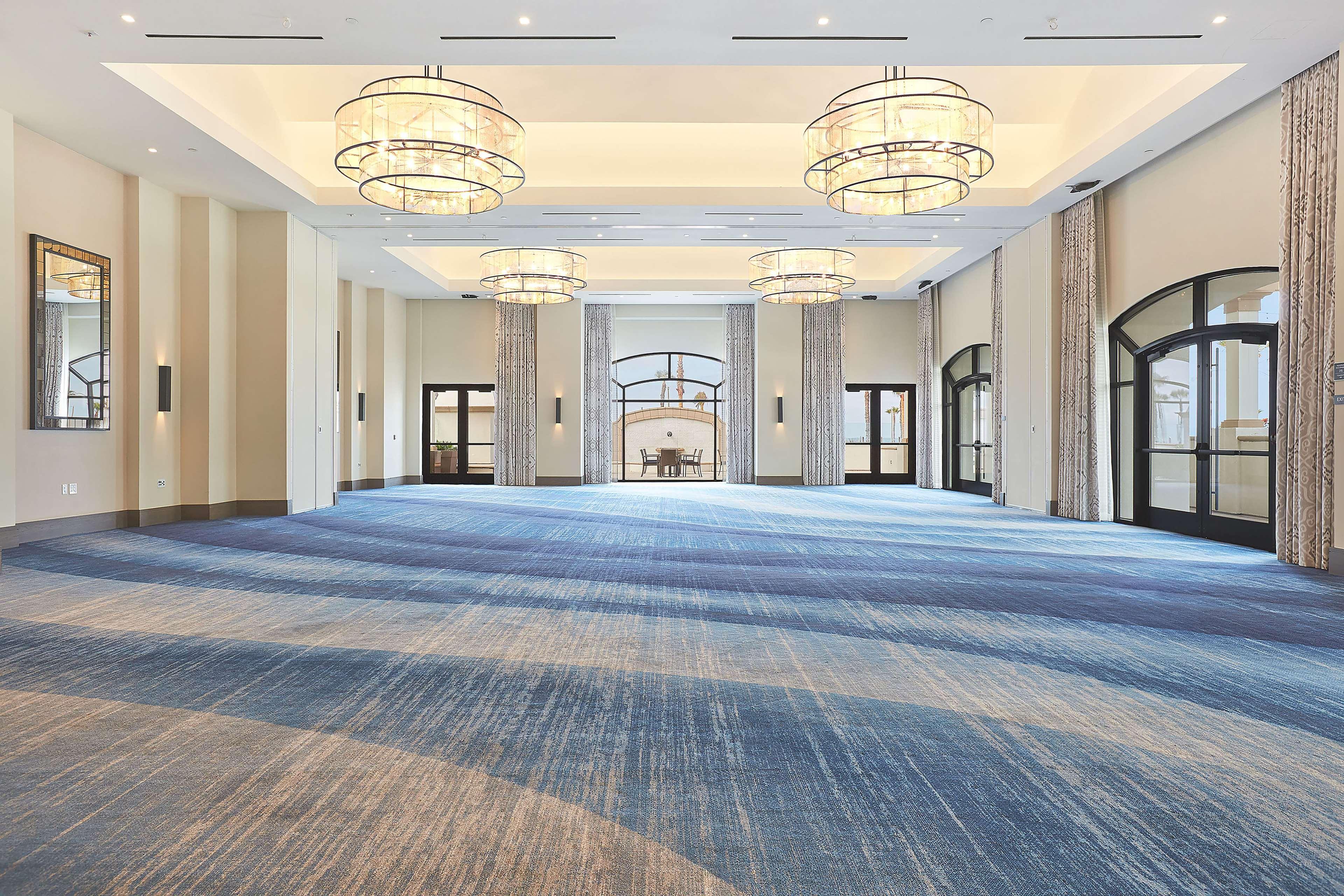 The Waterfront Resort, A Hilton Huntington Beach
