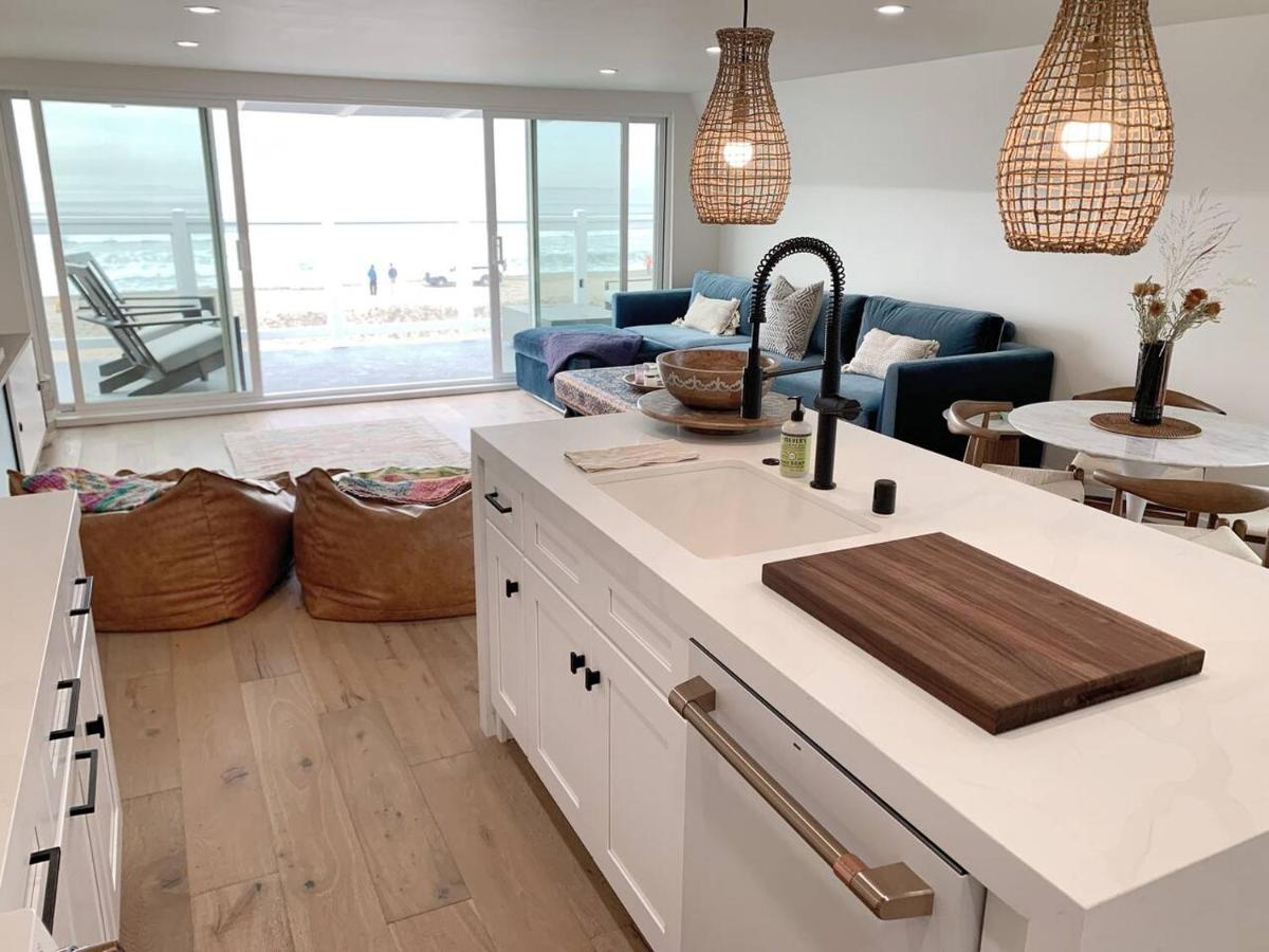 Oceanfront Penthouse On - Epic Views/sunsets! Apartment Huntington Beach