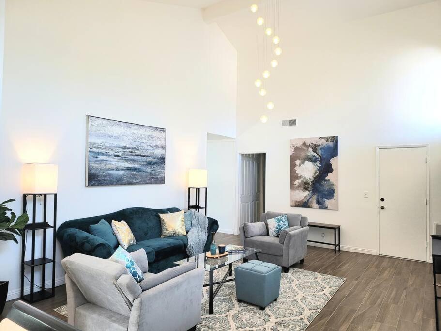 Vanellie House-huntington 3beds-2baths * Huntington Beach