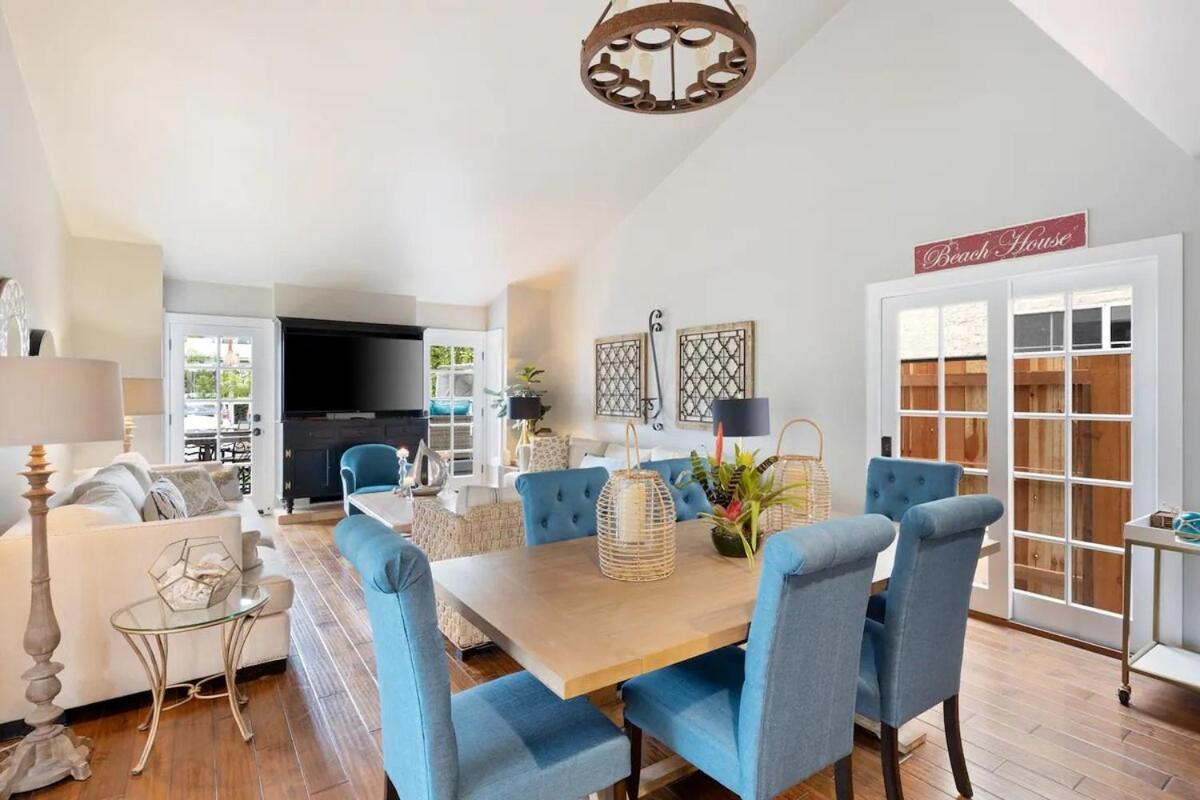 Elegant Living, Just Blocks To The