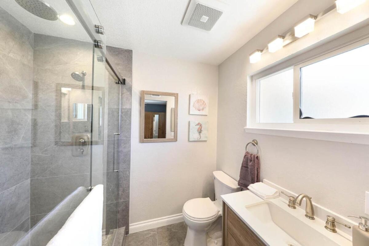 Holiday home Fully Remodeled Cheerful 4-bedroom Close To Beach! Huntington Beach