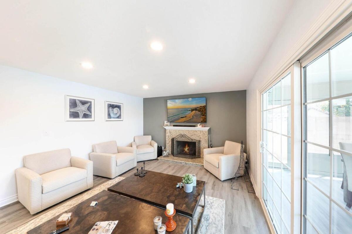 Holiday home Fully Remodeled Cheerful 4-bedroom Close To Beach!