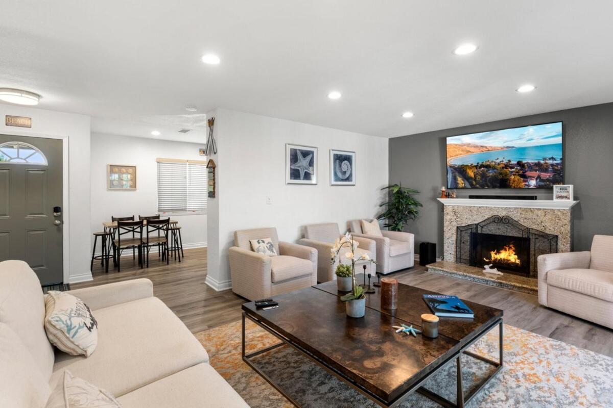 Fully Remodeled Cheerful 4-bedroom Close To Beach!