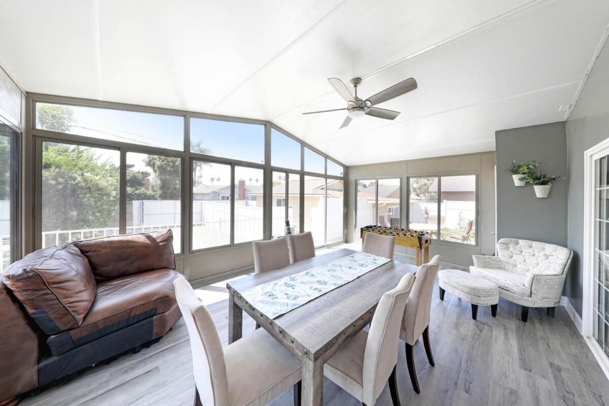 Holiday home Fully Remodeled Cheerful 4-bedroom Close To Beach! *