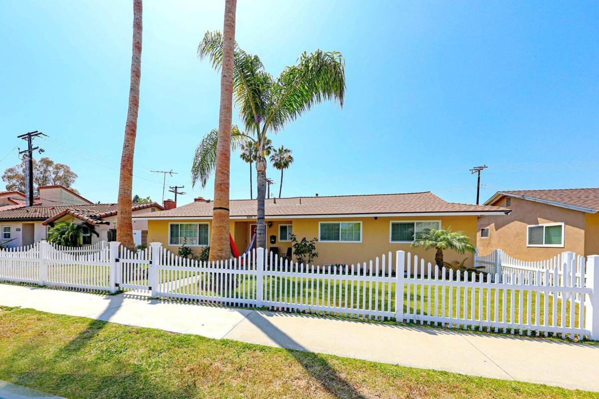 Fully Remodeled Cheerful 4-bedroom Close To Beach! Holiday home *