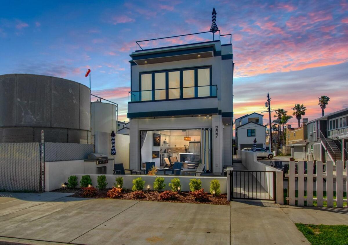 Luxury Beachside Steps To And *