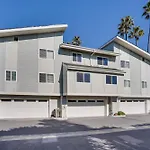 Huntington Beach Condo - Walk To The Ocean!