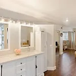 Elegant Beach Living, Just Blocks To The Sand