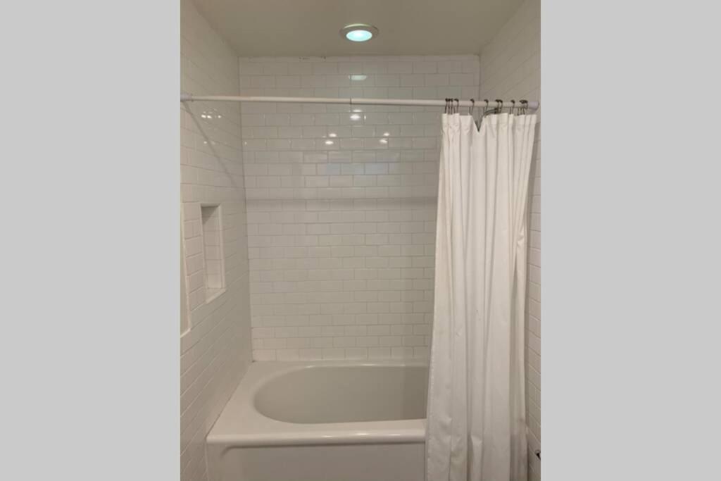 Center - Pool, Patio & Close To Beach! Huntington Beach