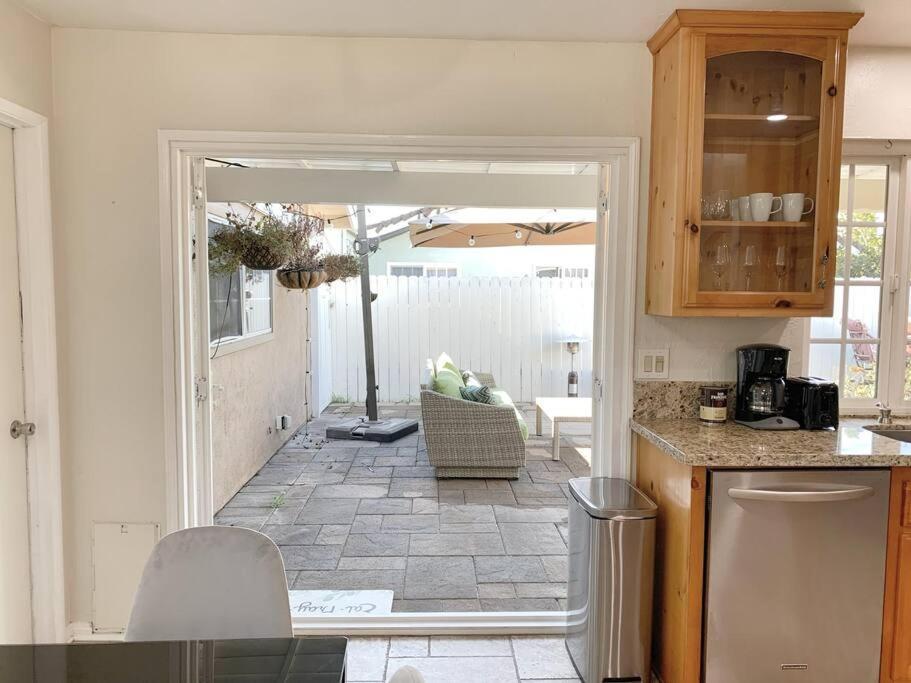 Hot Tub . Near Freeway . Quick 2 Theme Parks/beach Holiday home