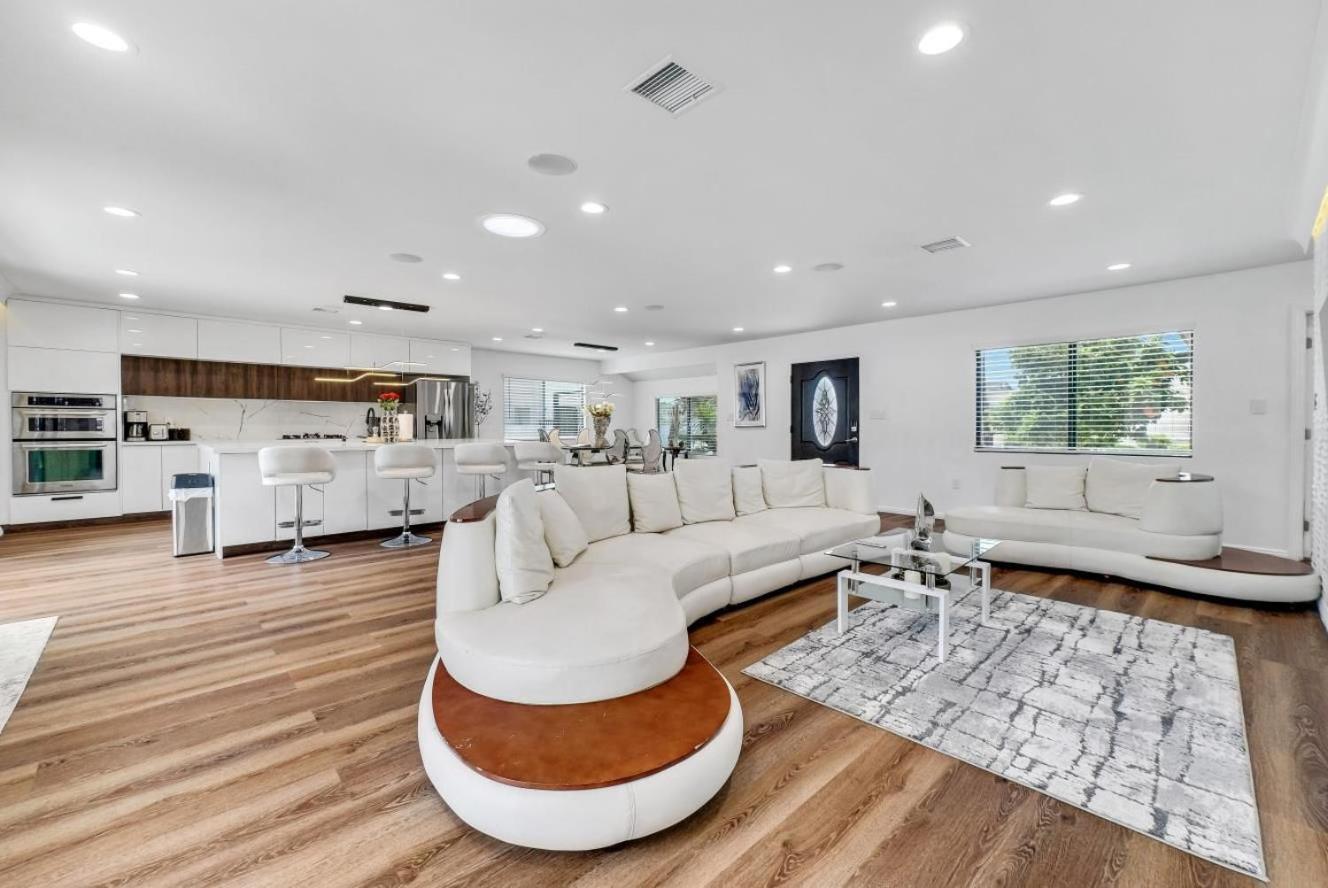 Villa Luxury 4 Bedroom