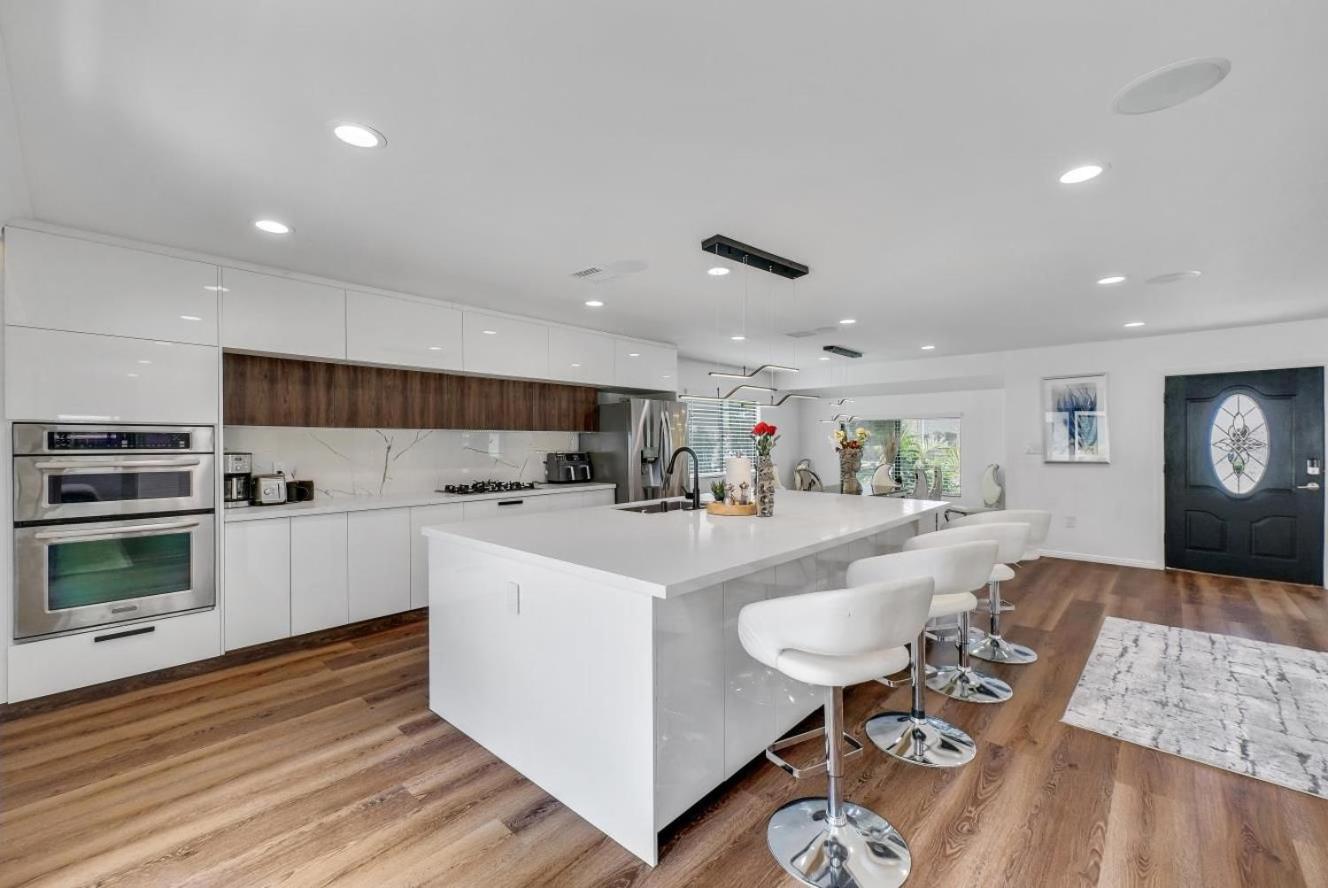 Luxury 4 Bedroom