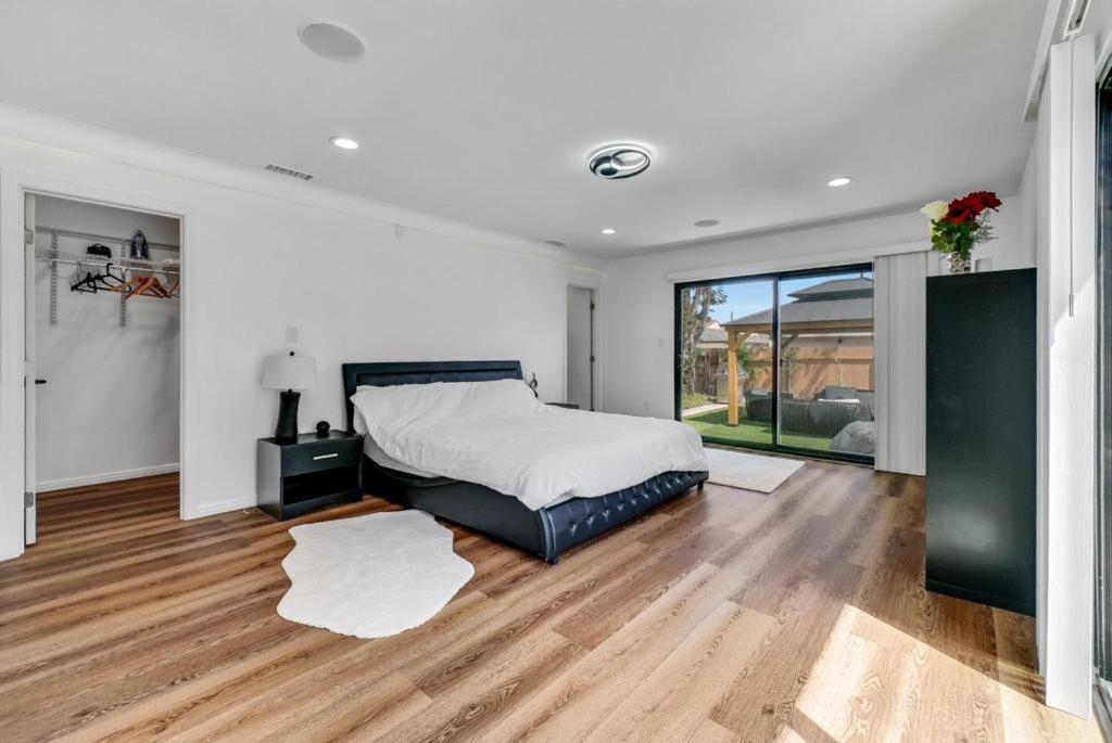 Luxury 4 Bedroom * Huntington Beach