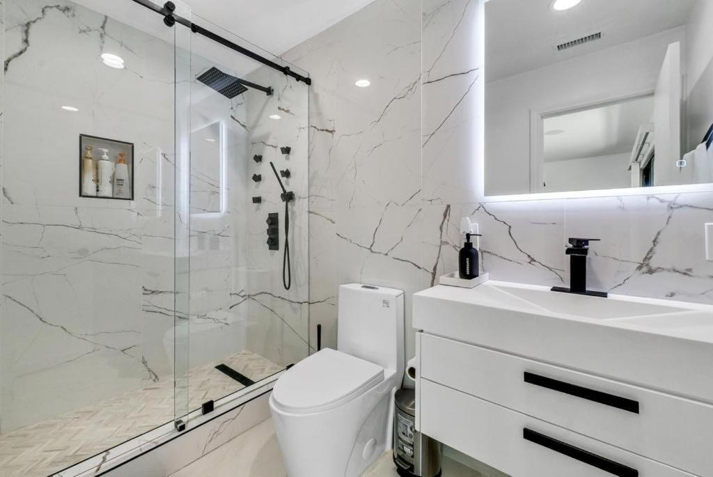 Luxury 4 Bedroom * Huntington Beach