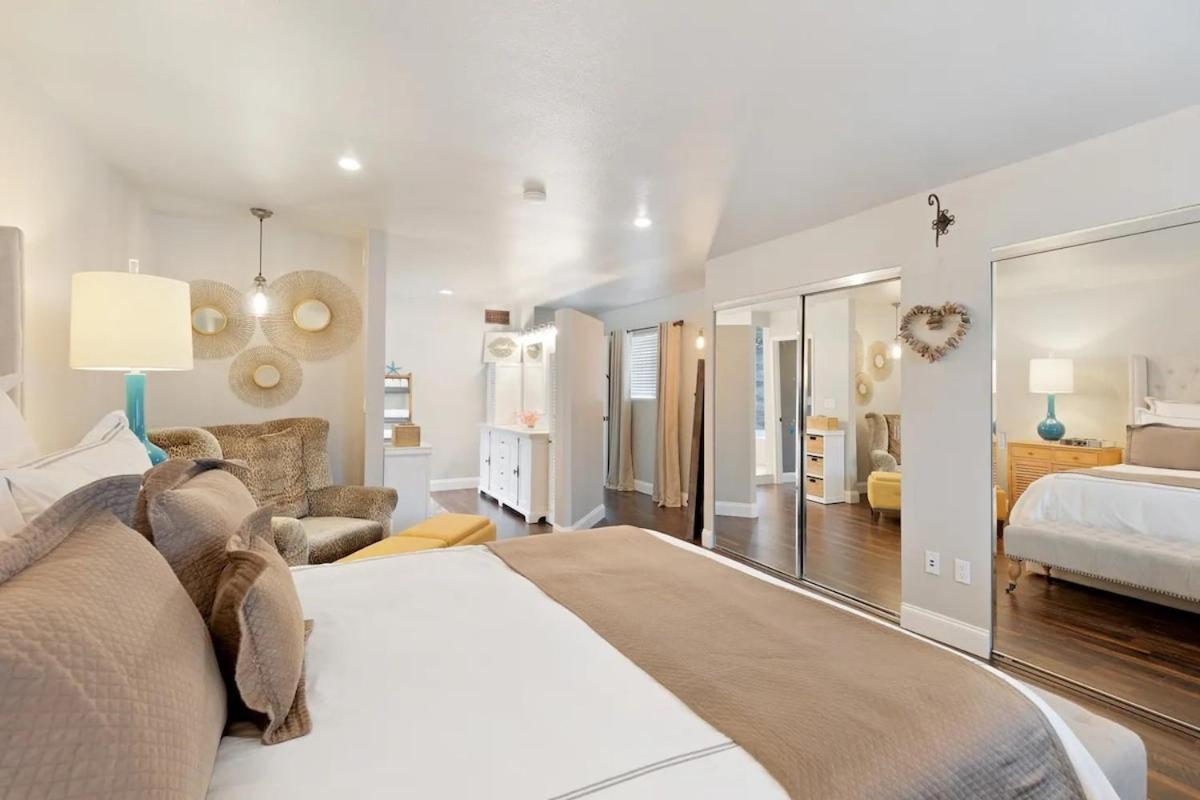 Holiday home Elegant Living, Just Blocks To The