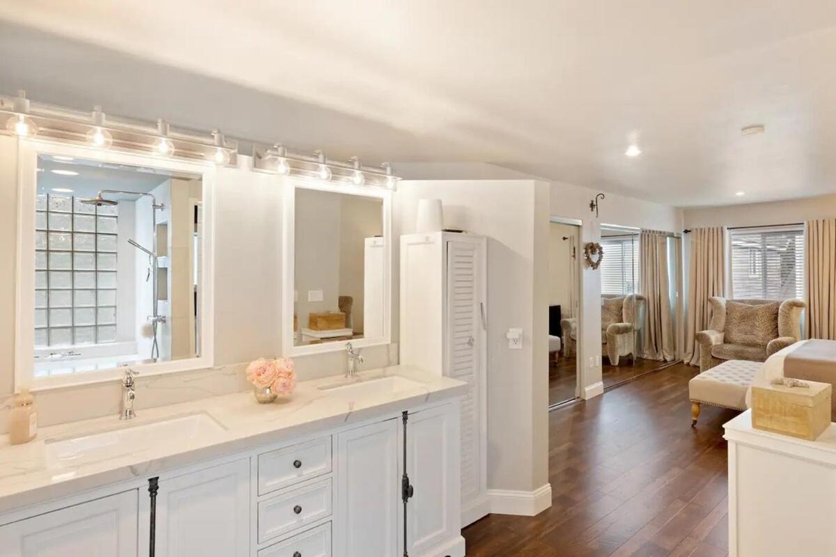 Holiday home Elegant Living, Just Blocks To The