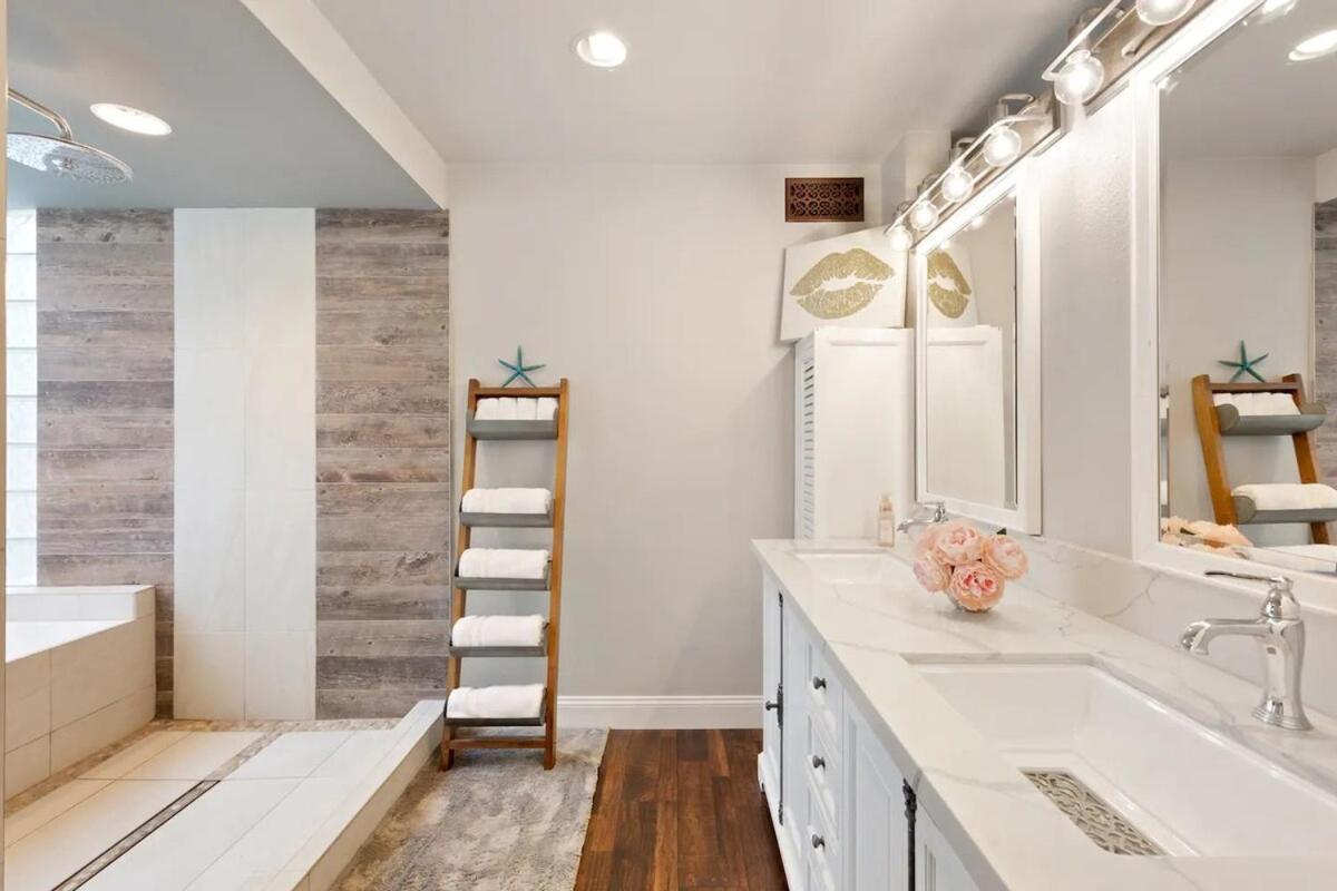 Holiday home Elegant Living, Just Blocks To The