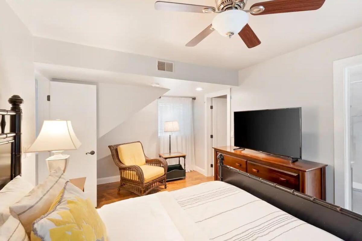 Holiday home Elegant Living, Just Blocks To The Huntington Beach