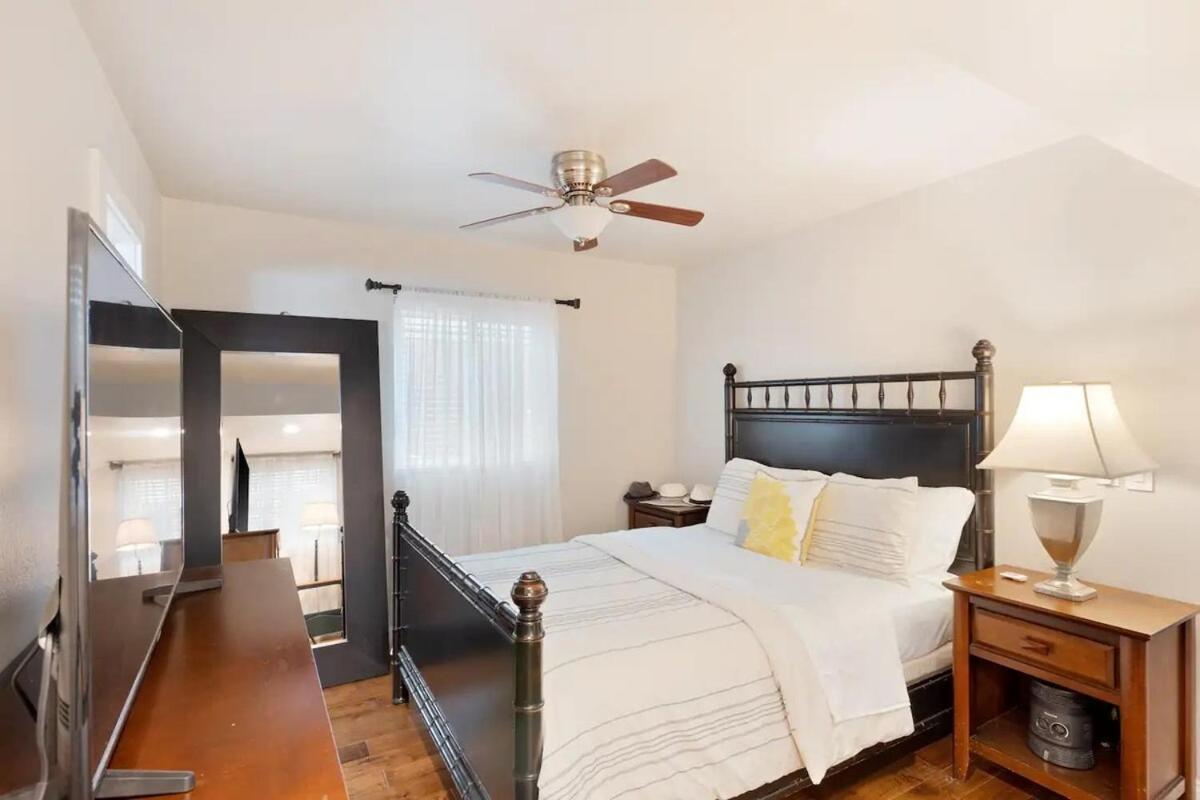 Elegant Living, Just Blocks To The Huntington Beach