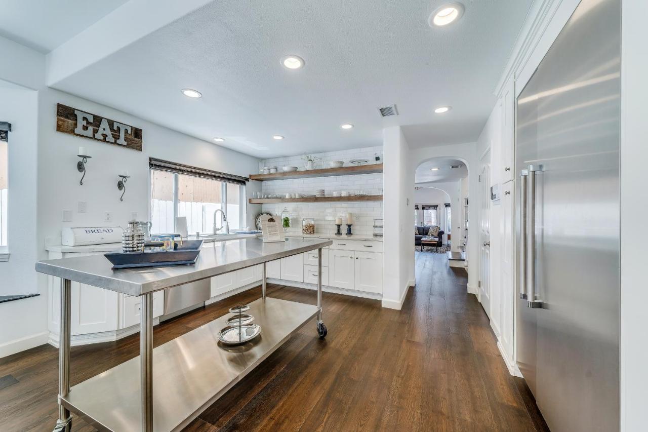 The White House With Spa, Bikes And Steps To The And Down Town Main Street Shops And Dining * Huntington Beach